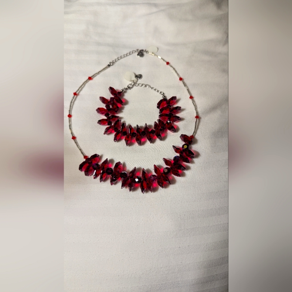 Genuine Red Swarovski Necklace & Bacelet red crystals